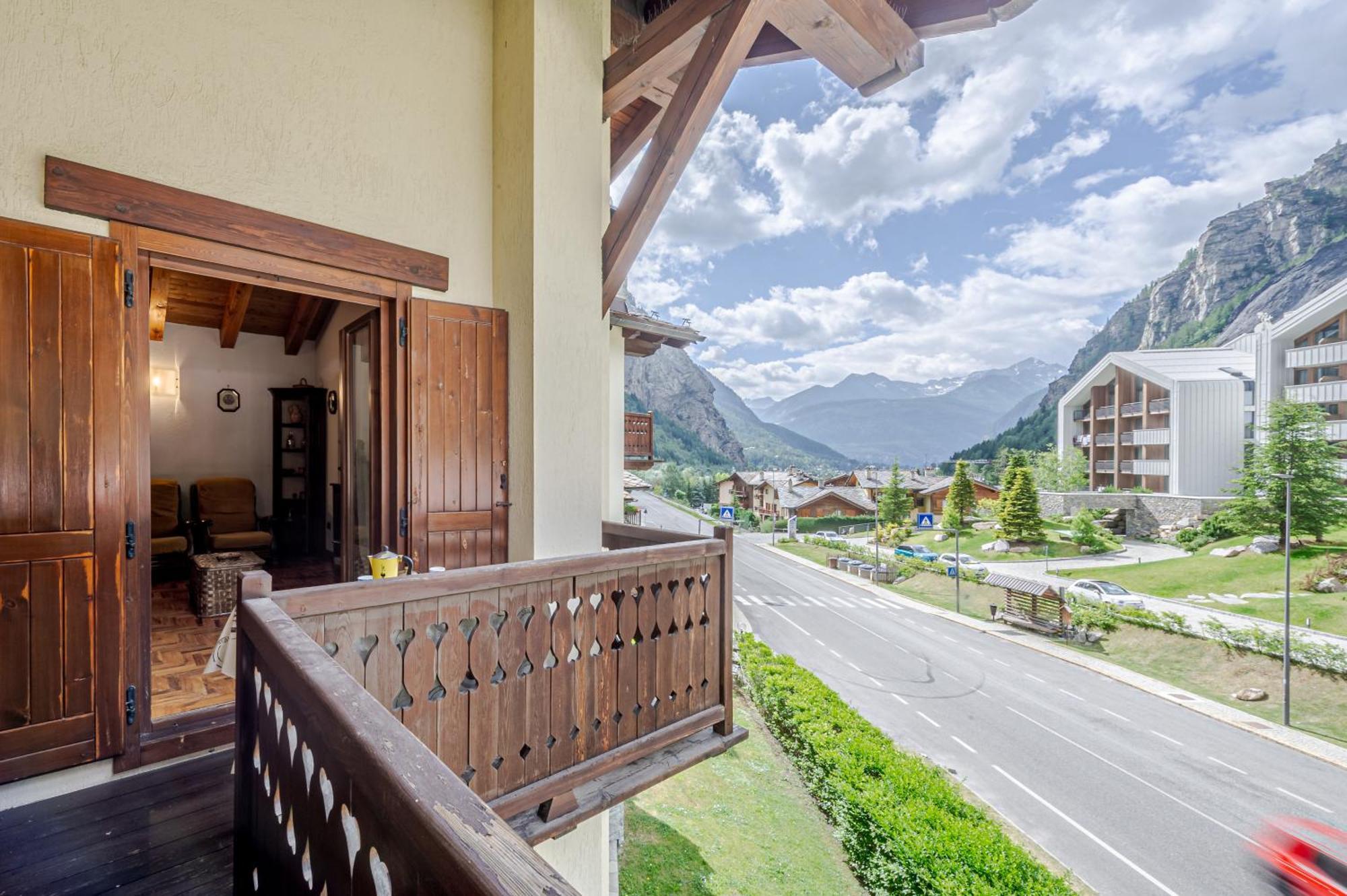 Casa Beatrice - Wifi, Parcheggio E Vista Montagna - Cour 0231 Apartamento Courmayeur Exterior foto